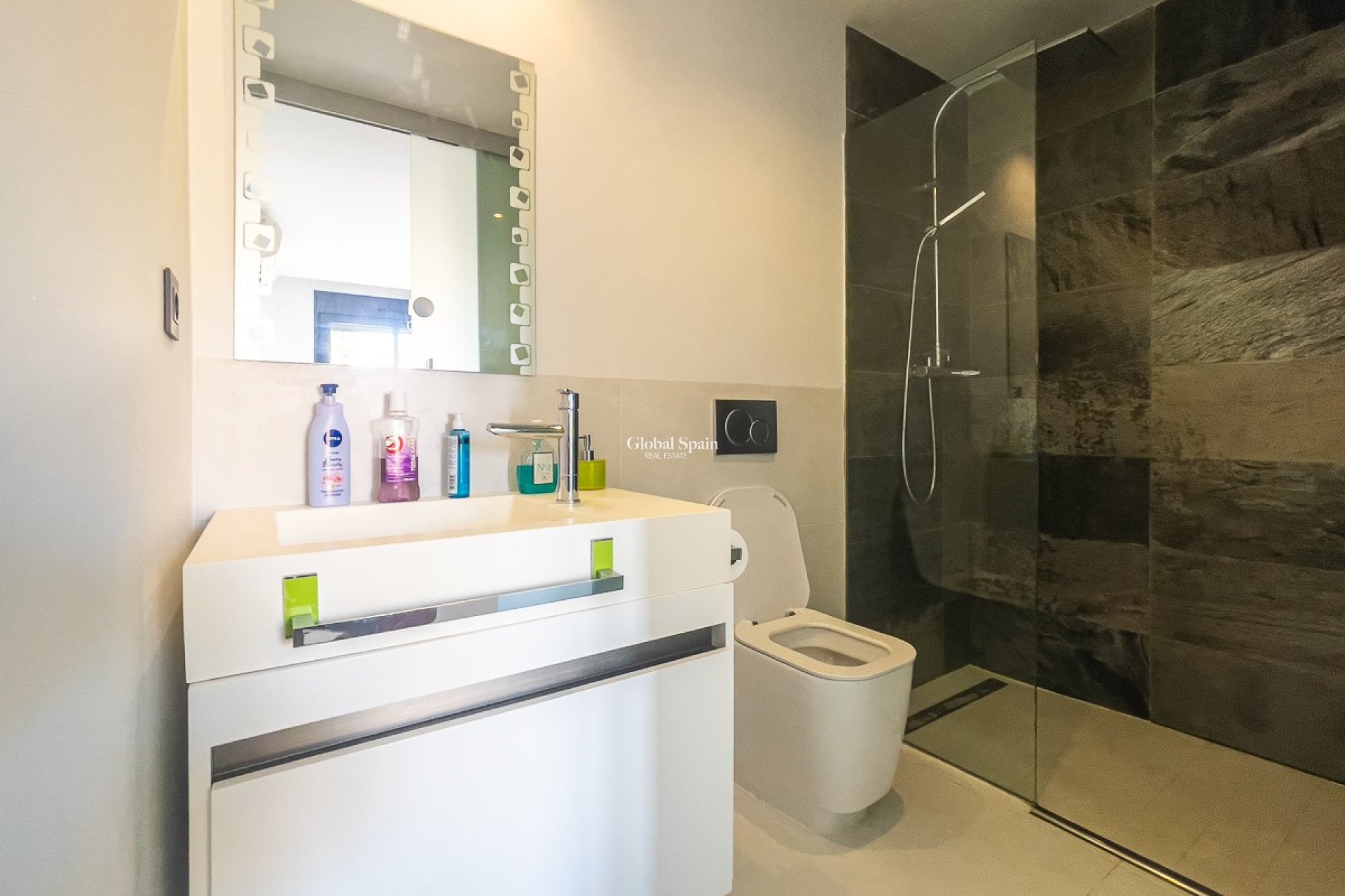 Resale - APARTMENT -
CABO ROIG - Orihuela Costa