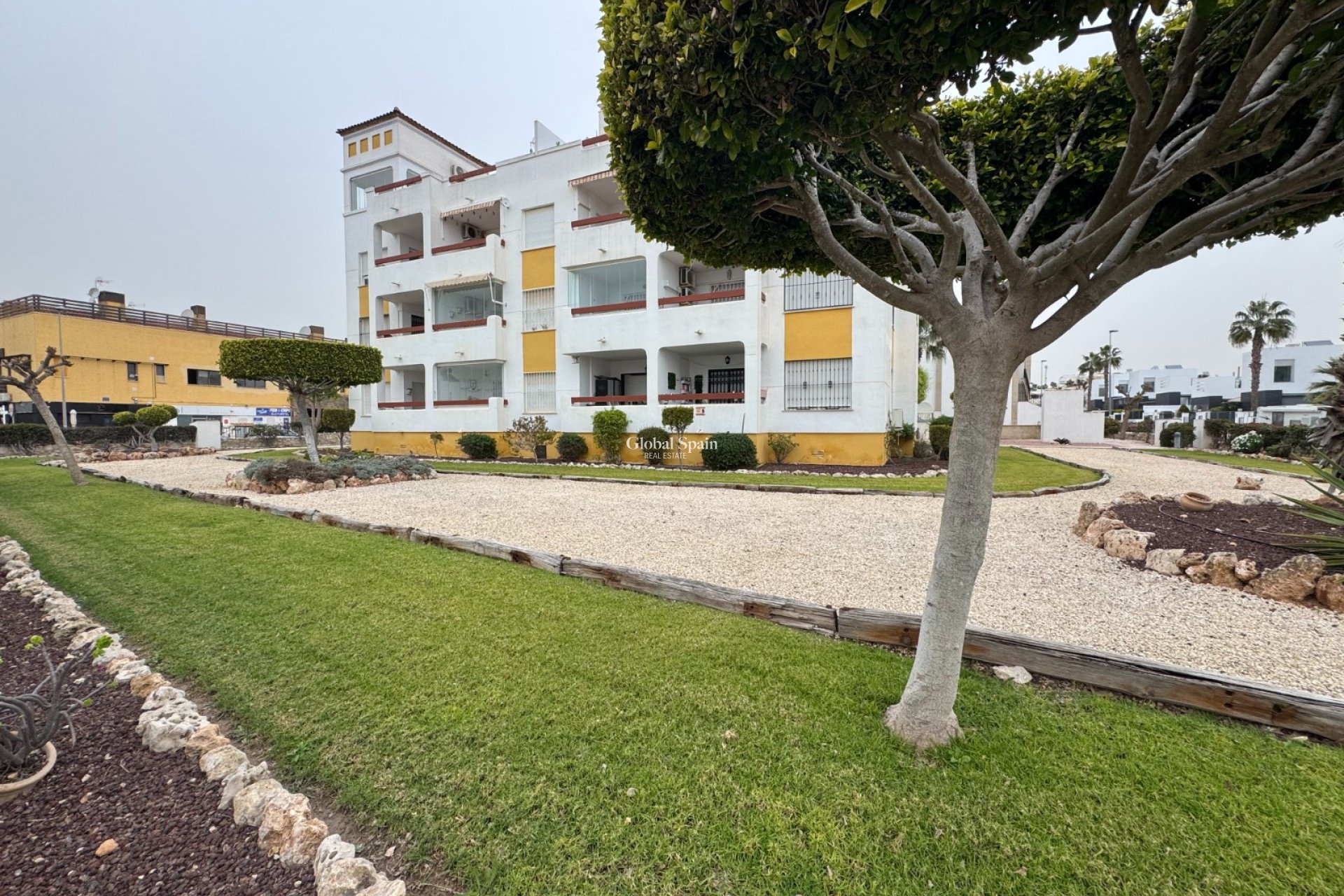 Resale - APARTMENT -
CAMPOAMOR - Costa Blanca