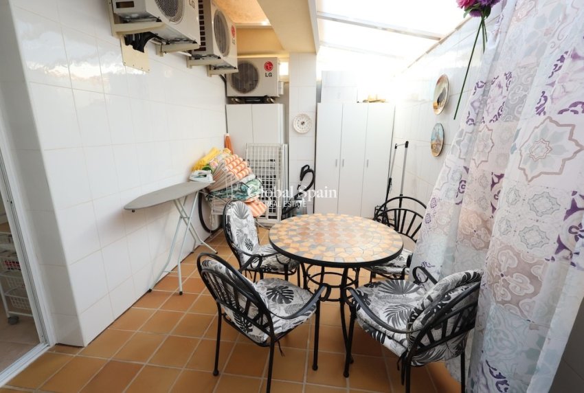 Resale - Apartment -
CAMPOAMOR