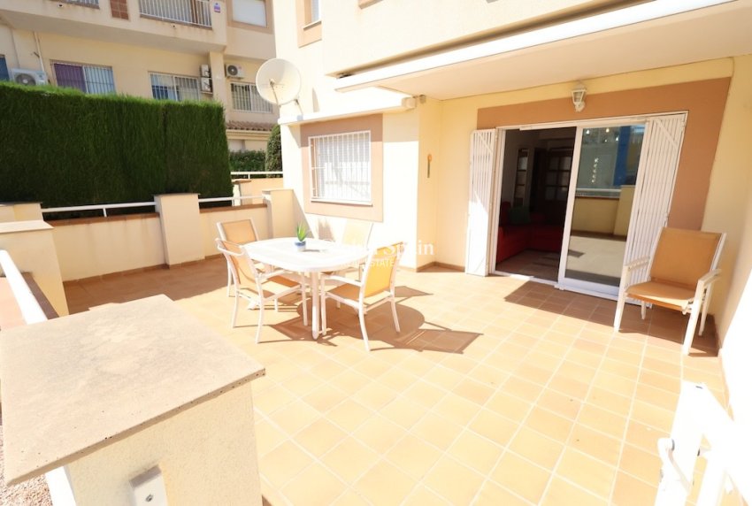 Resale - Apartment -
CAMPOAMOR