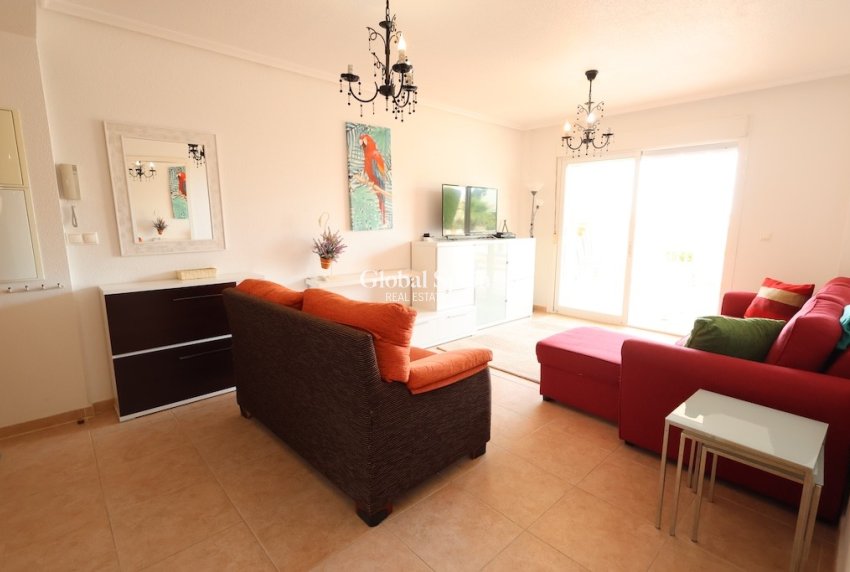 Resale - Apartment -
CAMPOAMOR