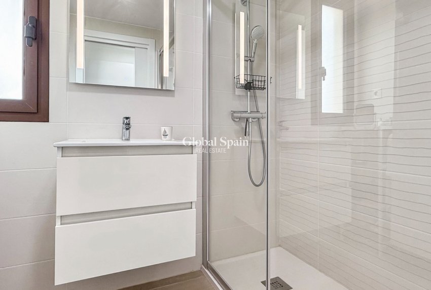 Resale - APARTMENT -
CARTAGENA - Playa Honda-Playa Paraíso