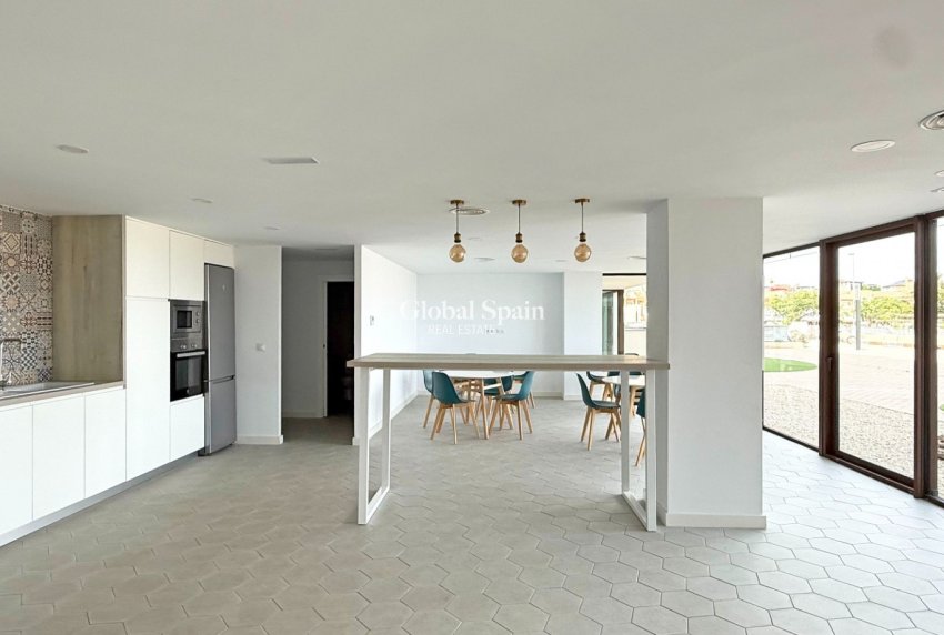 Resale - APARTMENT -
CARTAGENA - Playa honda