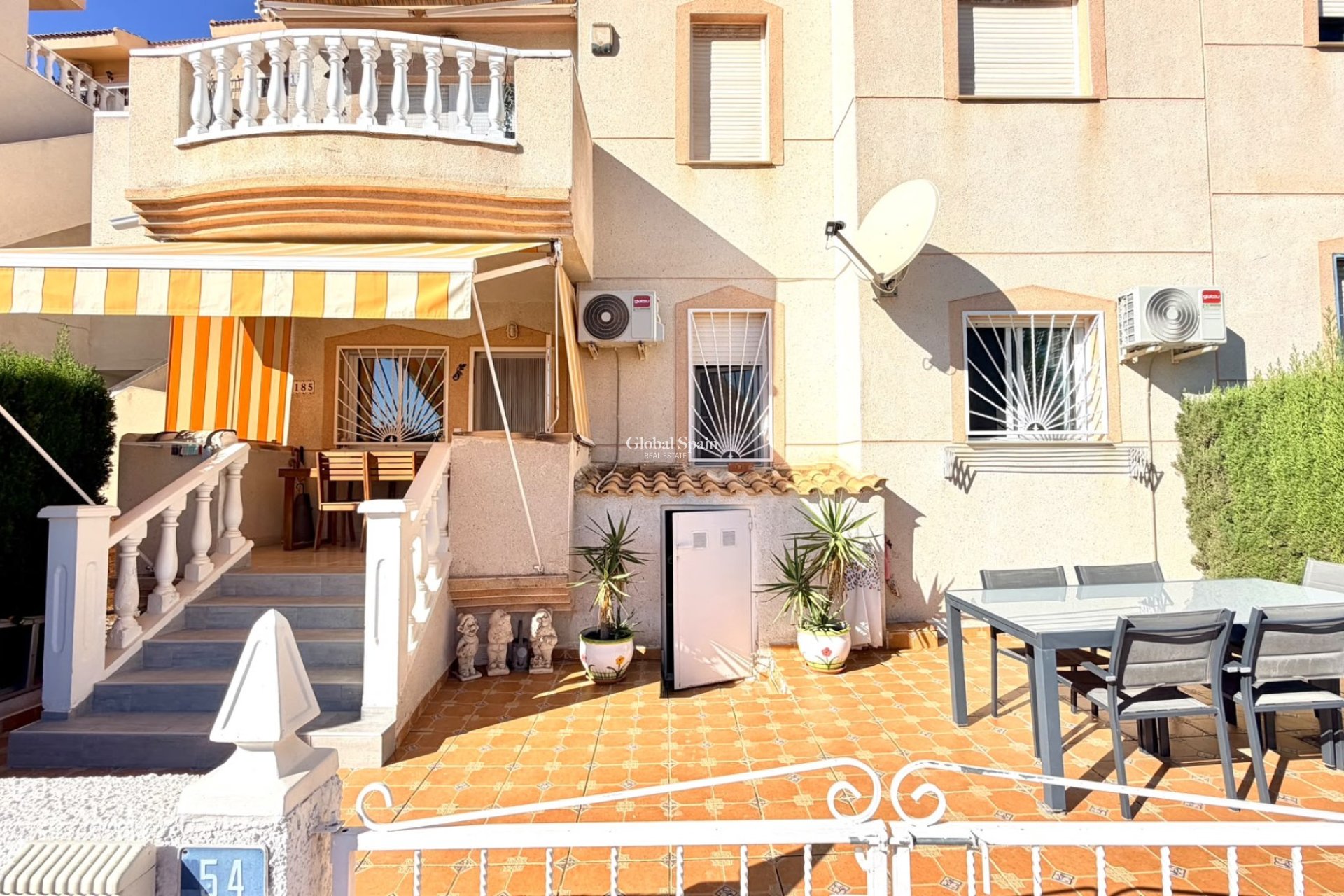 Resale - APARTMENT -
CIUDAD QUESADA - La Marquesa Golf