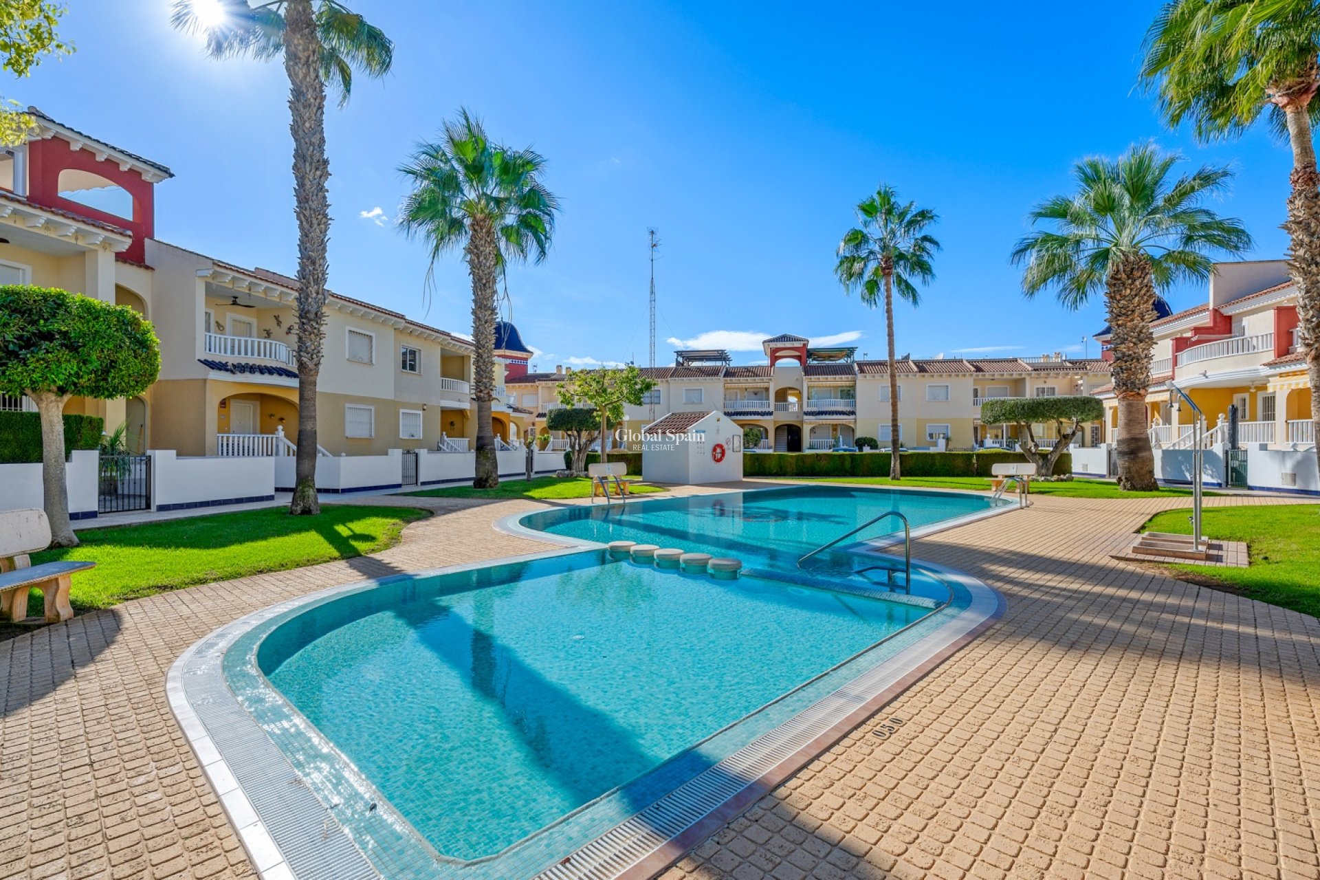 Resale - APARTMENT -
CIUDAD QUESADA