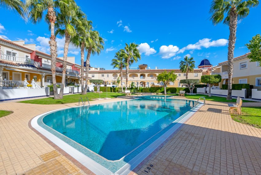 Resale - APARTMENT -
CIUDAD QUESADA