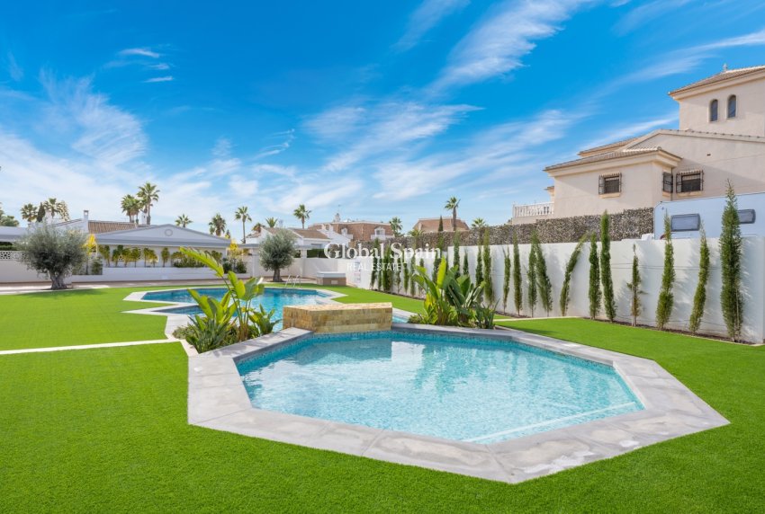 Resale - APARTMENT -
CIUDAD QUESADA