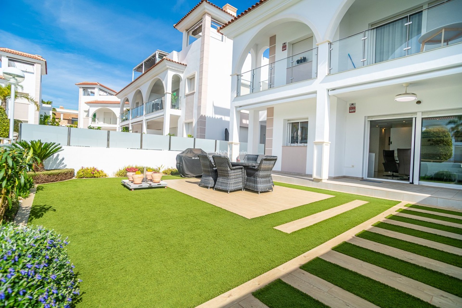 Resale - APARTMENT -
CIUDAD QUESADA