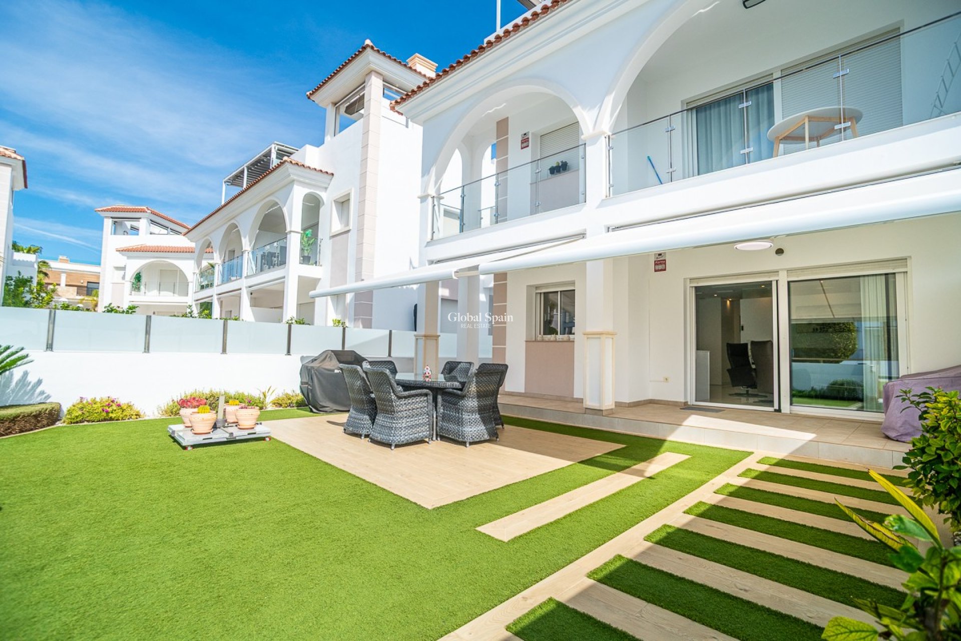 Resale - APARTMENT -
CIUDAD QUESADA