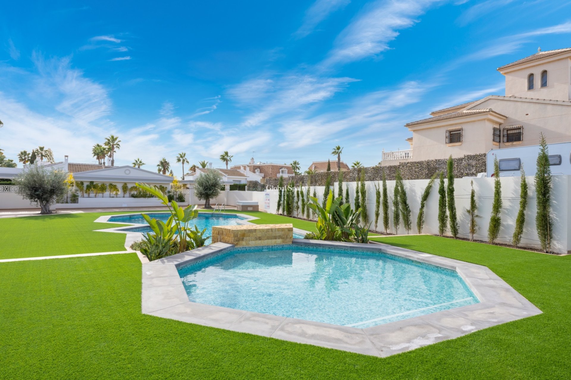 Resale - APARTMENT -
CIUDAD QUESADA