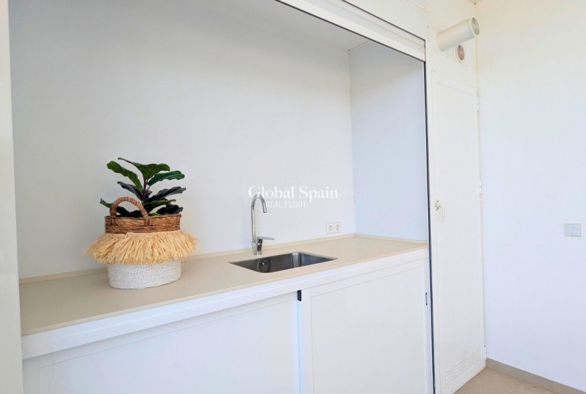 Resale - APARTMENT -
Condado de Alhama - Inland