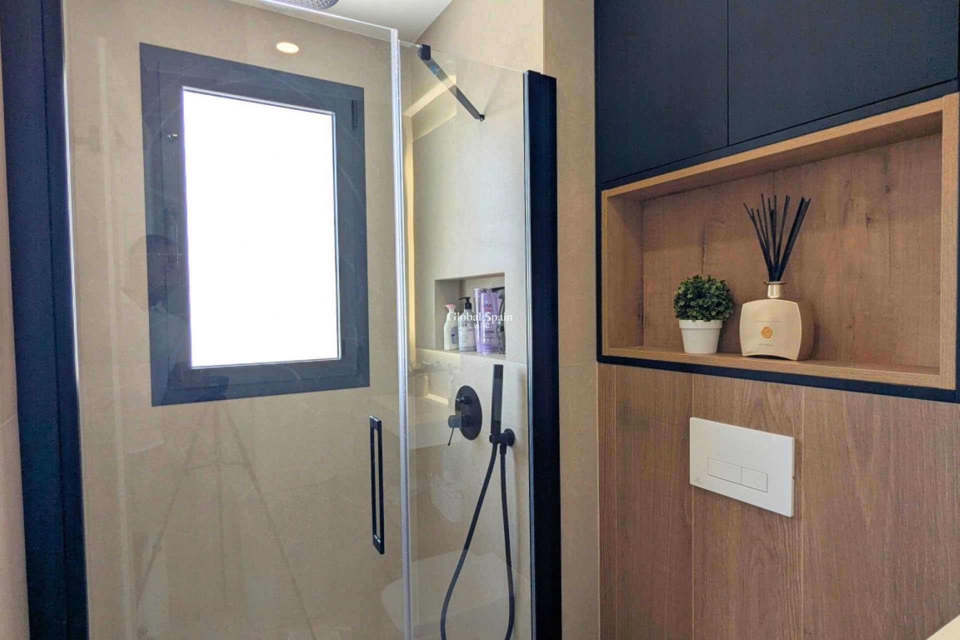Resale - APARTMENT -
Condado de Alhama - Inland