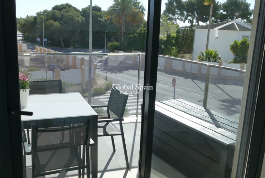 Resale - APARTMENT -
DEHESA DE CAMPOAMOR - Costa Blanca