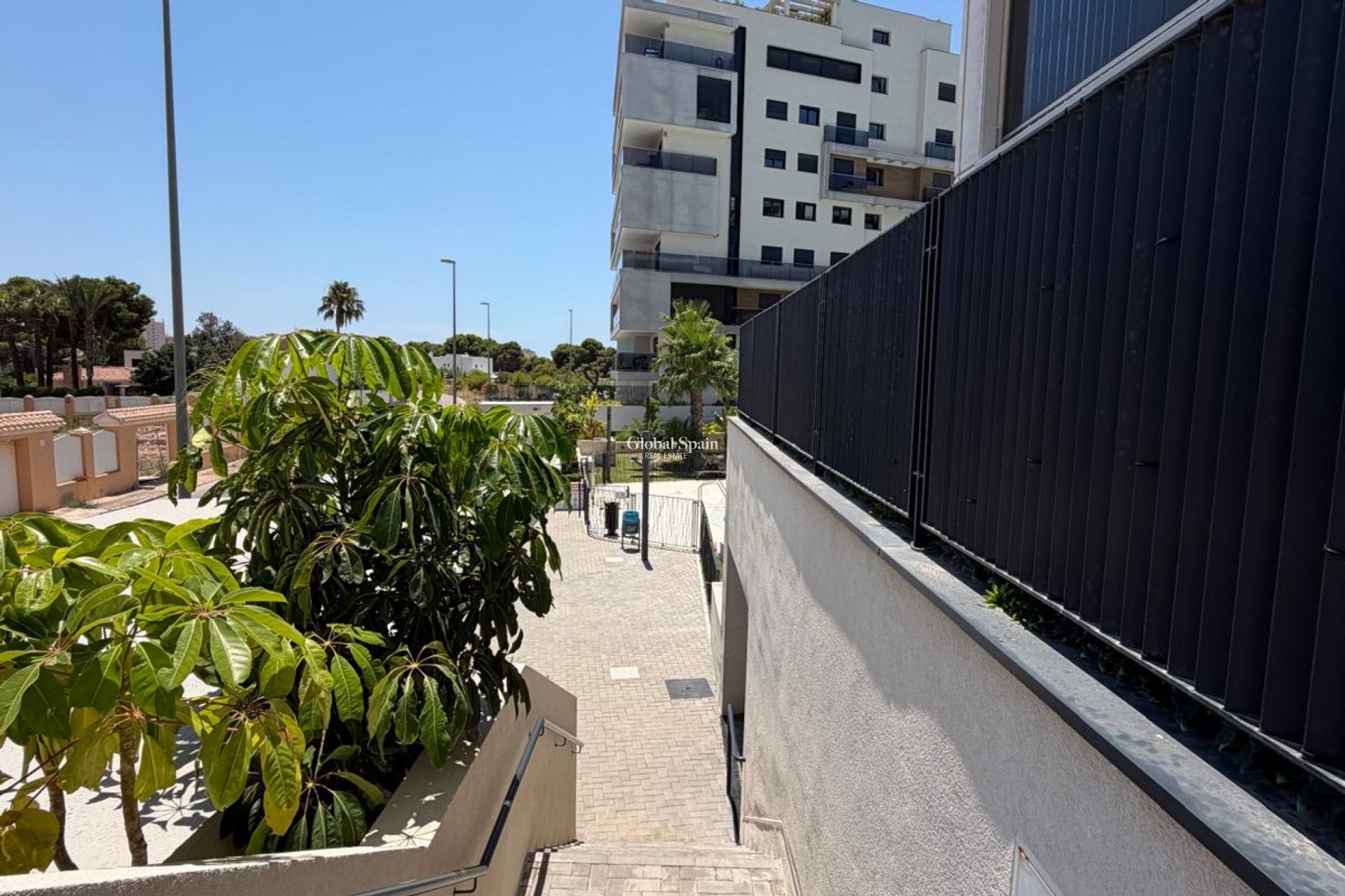 Resale - APARTMENT -
DEHESA DE CAMPOAMOR - Costa Blanca