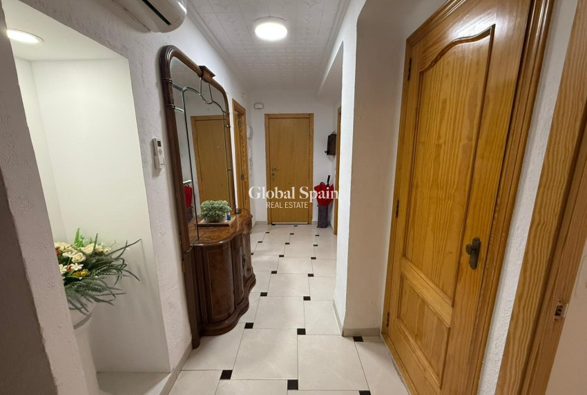 Resale - Apartment -
DENIA - Center