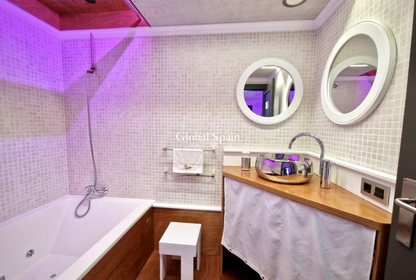 Resale - APARTMENT -
DENIA - Costa Blanca