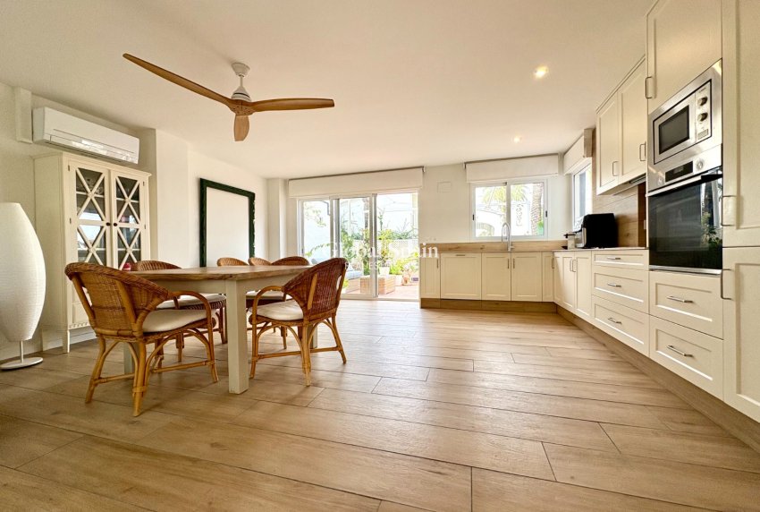 Resale - Apartment -
DENIA - Les Marines - Las Marinas