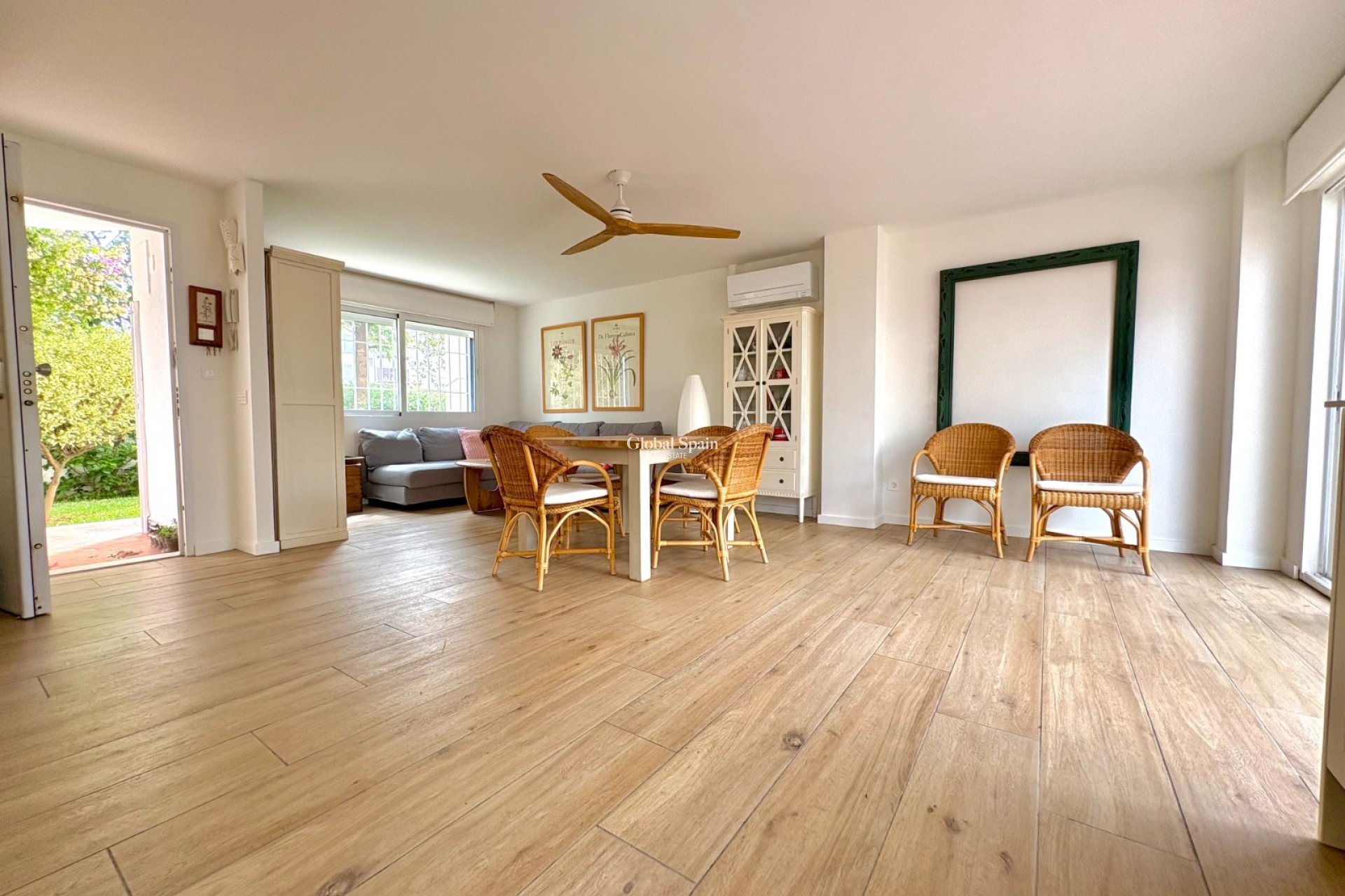 Resale - Apartment -
DENIA - Les Marines - Las Marinas