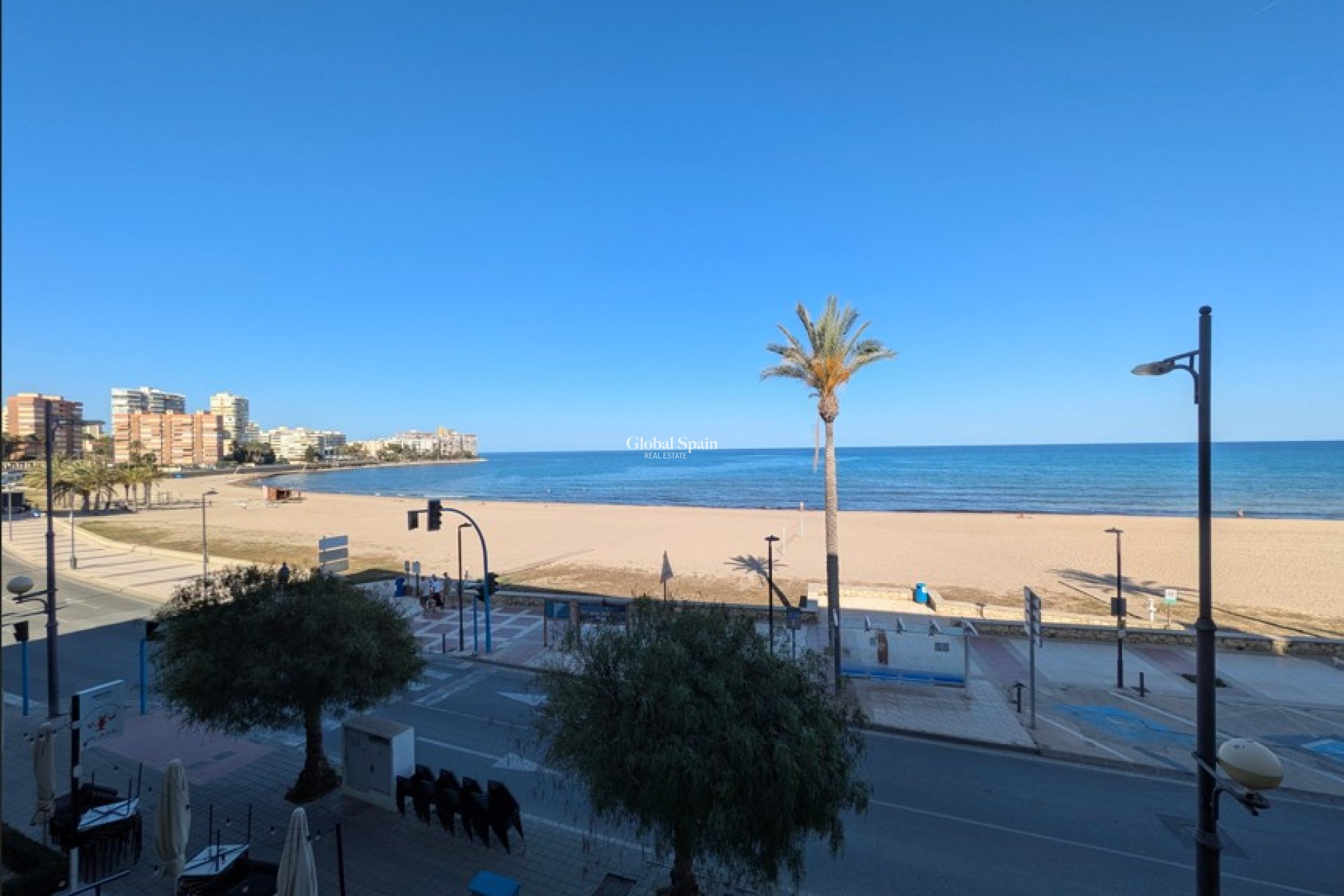 Resale - APARTMENT -
EL CAMPELLO - Costa Blanca