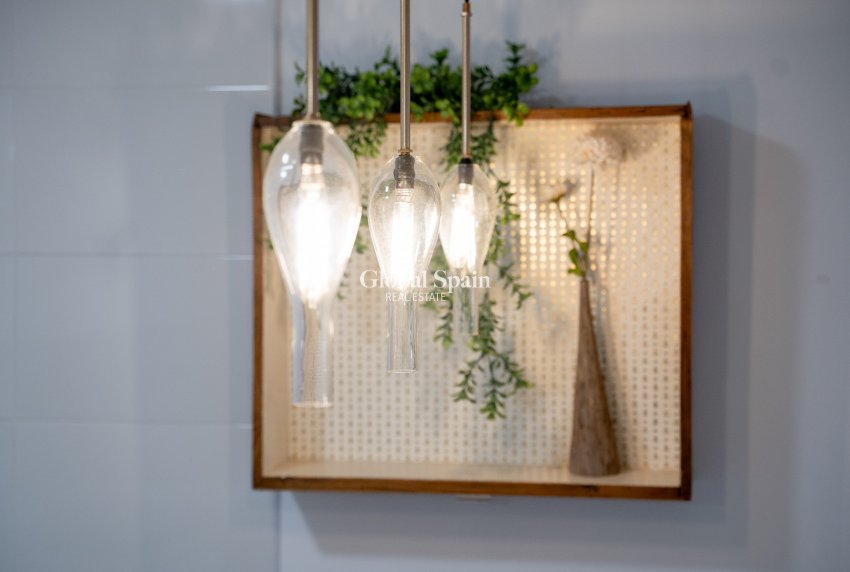 Resale - APARTMENT -
EL CAMPELLO - Costa Blanca