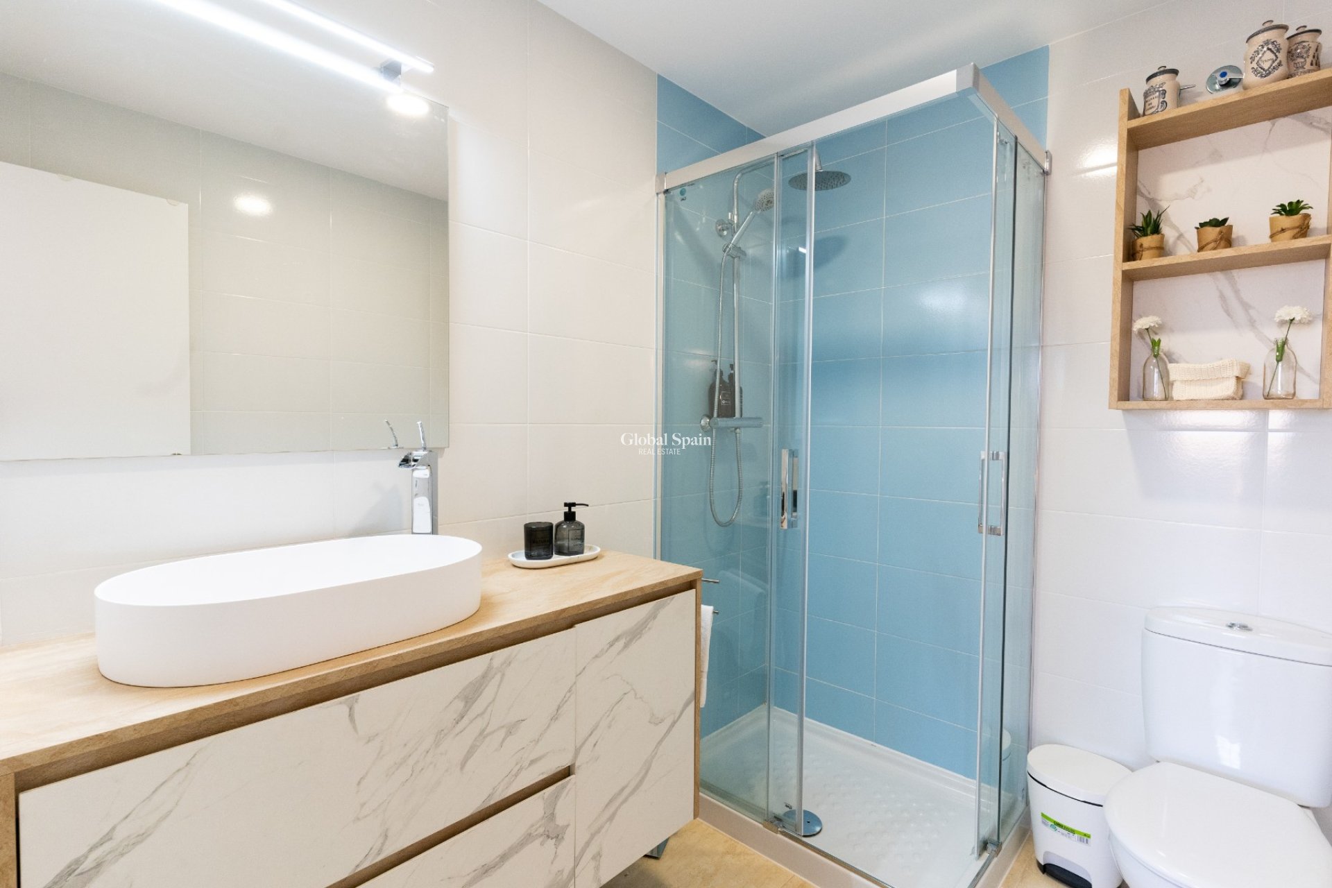 Resale - APARTMENT -
EL CAMPELLO - Costa Blanca