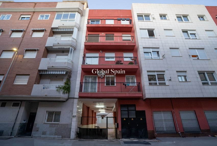 Resale - APARTMENT -
EL CAMPELLO - Costa Blanca