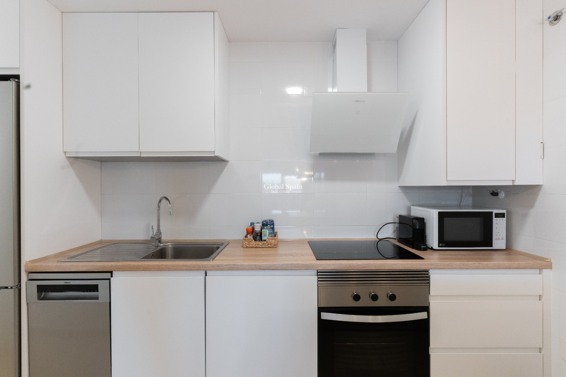 Resale - APARTMENT -
EL CAMPELLO - Costa Blanca