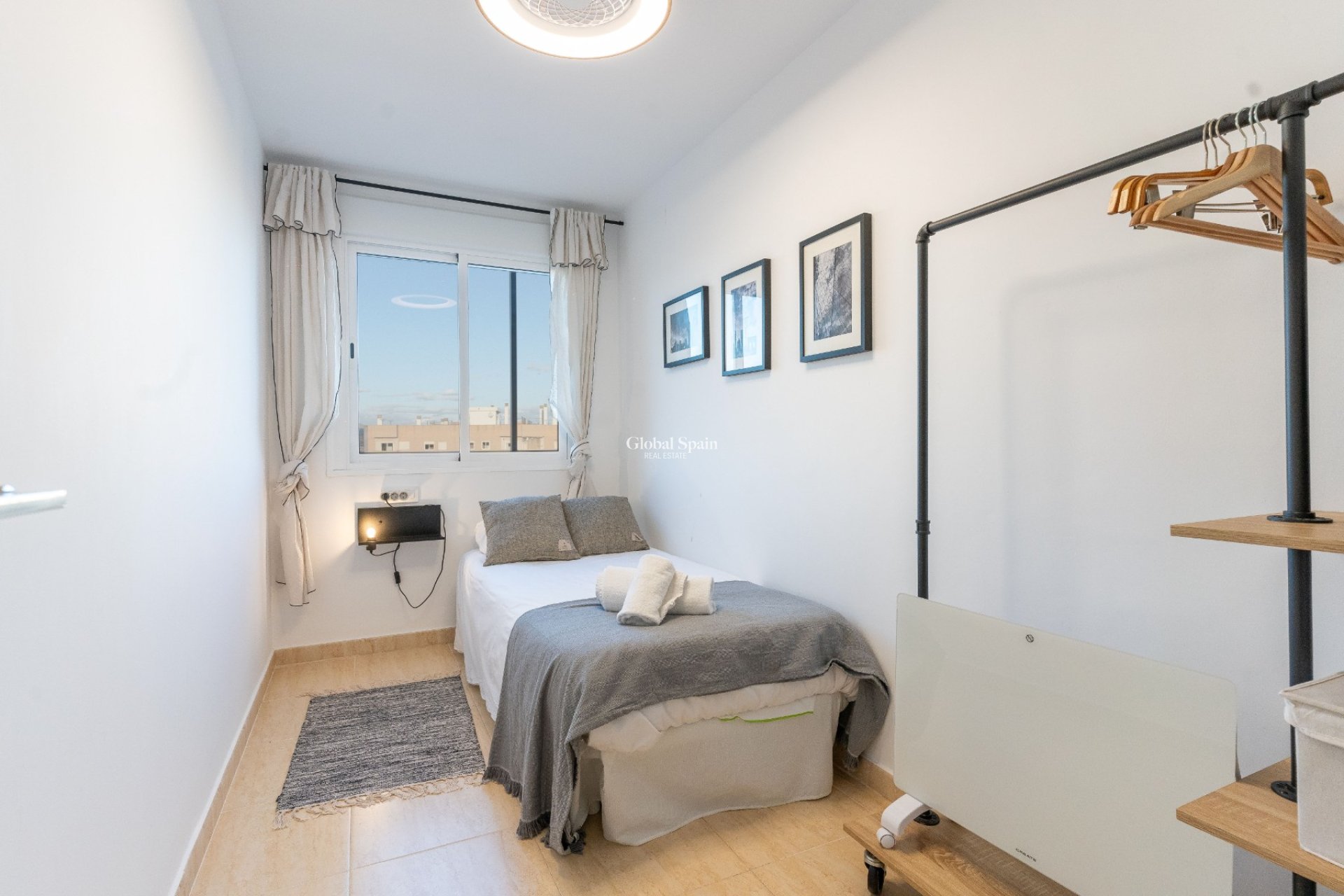 Resale - APARTMENT -
EL CAMPELLO - Costa Blanca