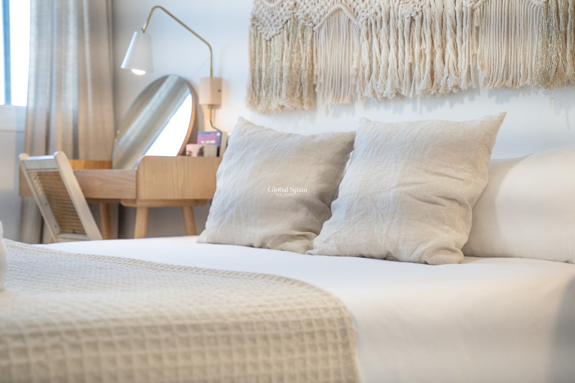 Resale - APARTMENT -
EL CAMPELLO - Costa Blanca