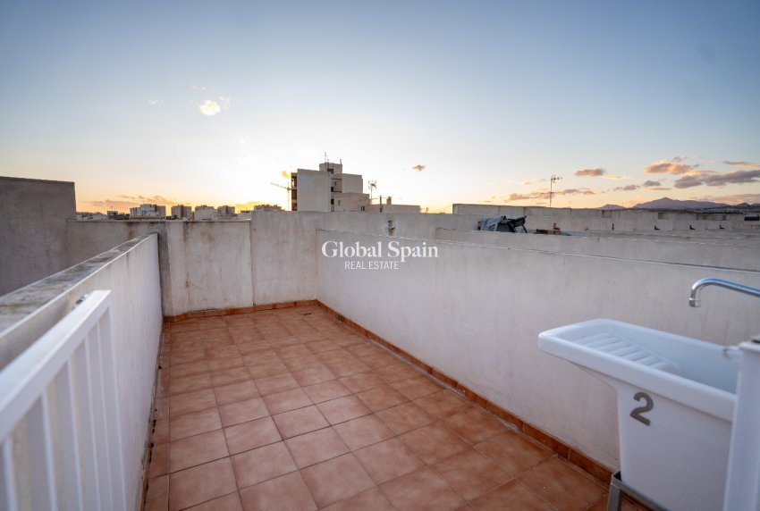 Resale - APARTMENT -
EL CAMPELLO - Costa Blanca