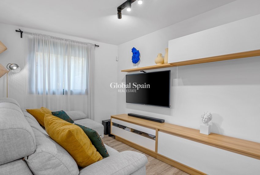 Resale - APARTMENT -
EL CAMPELLO - Muchavista