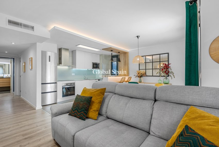 Resale - APARTMENT -
EL CAMPELLO - Muchavista