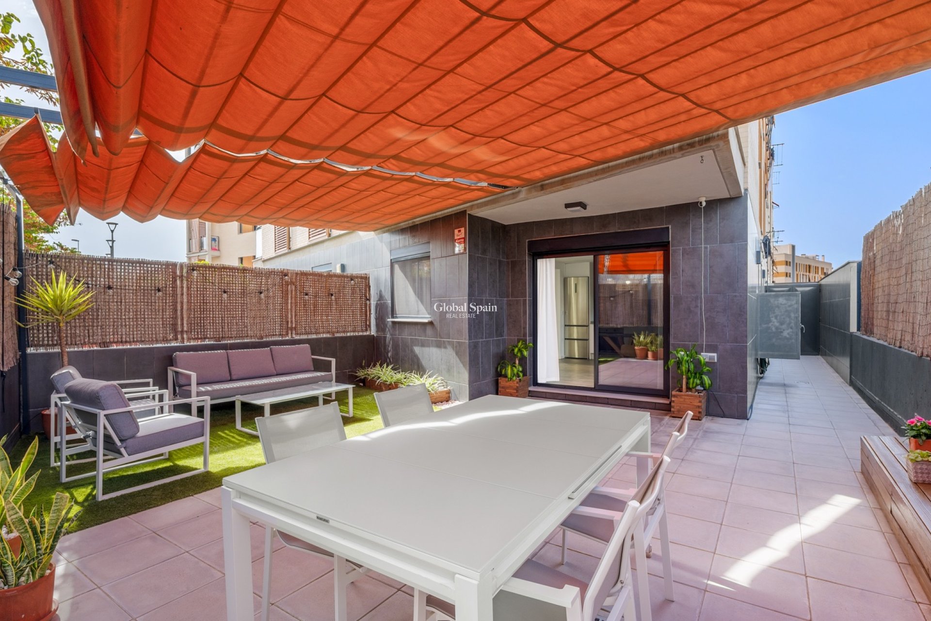 Resale - APARTMENT -
EL CAMPELLO - Muchavista