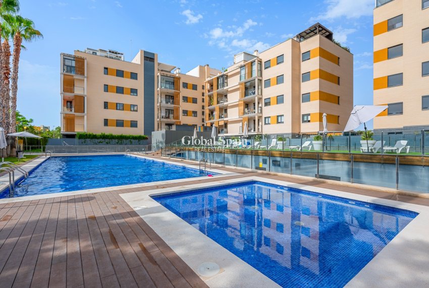 Resale - APARTMENT -
EL CAMPELLO - Muchavista