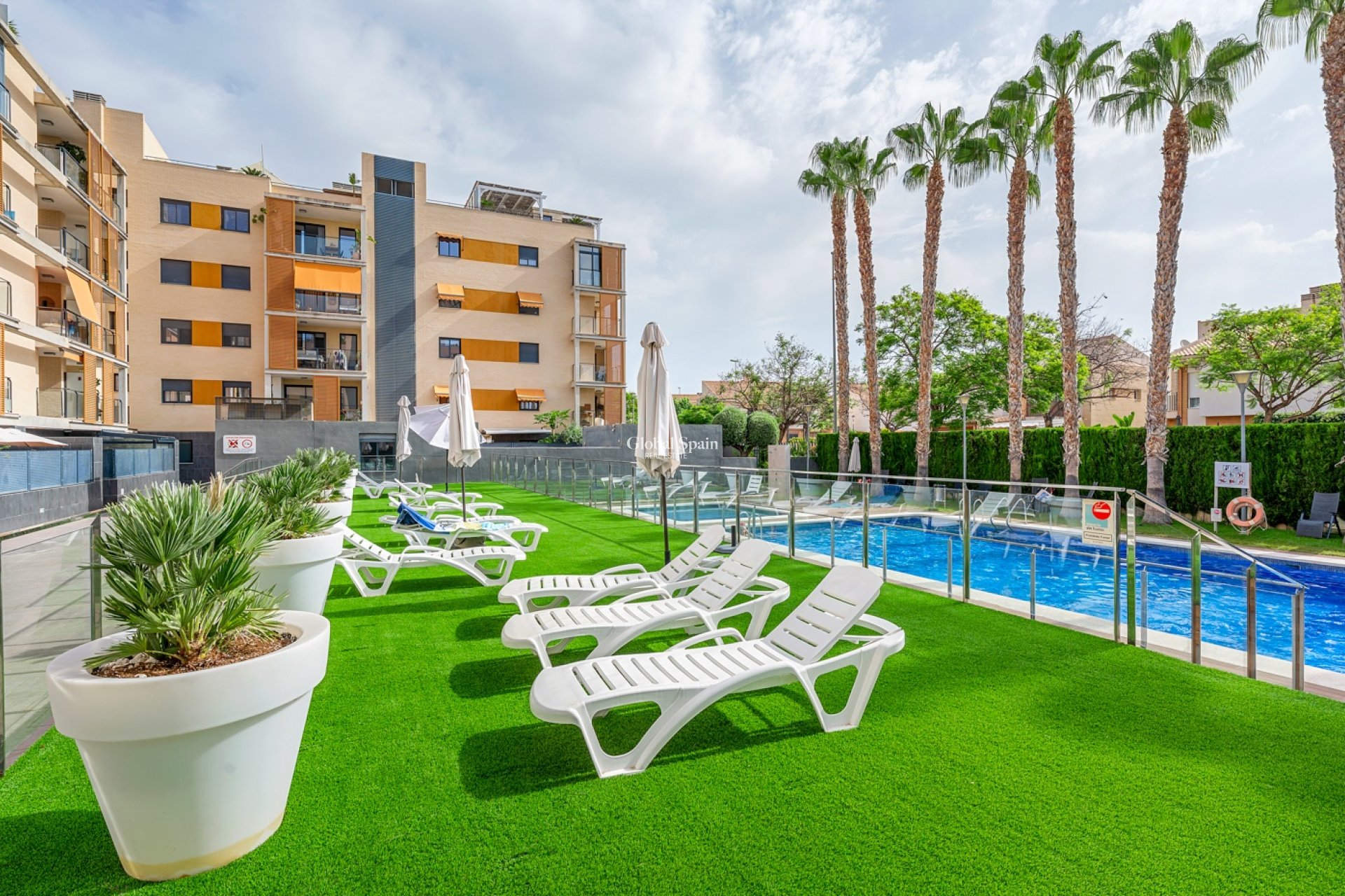 Resale - APARTMENT -
EL CAMPELLO - Muchavista