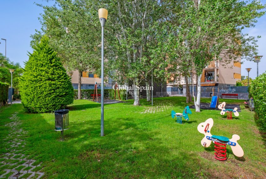 Resale - APARTMENT -
EL CAMPELLO - Muchavista