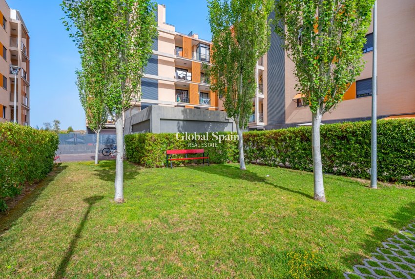 Resale - APARTMENT -
EL CAMPELLO - Muchavista