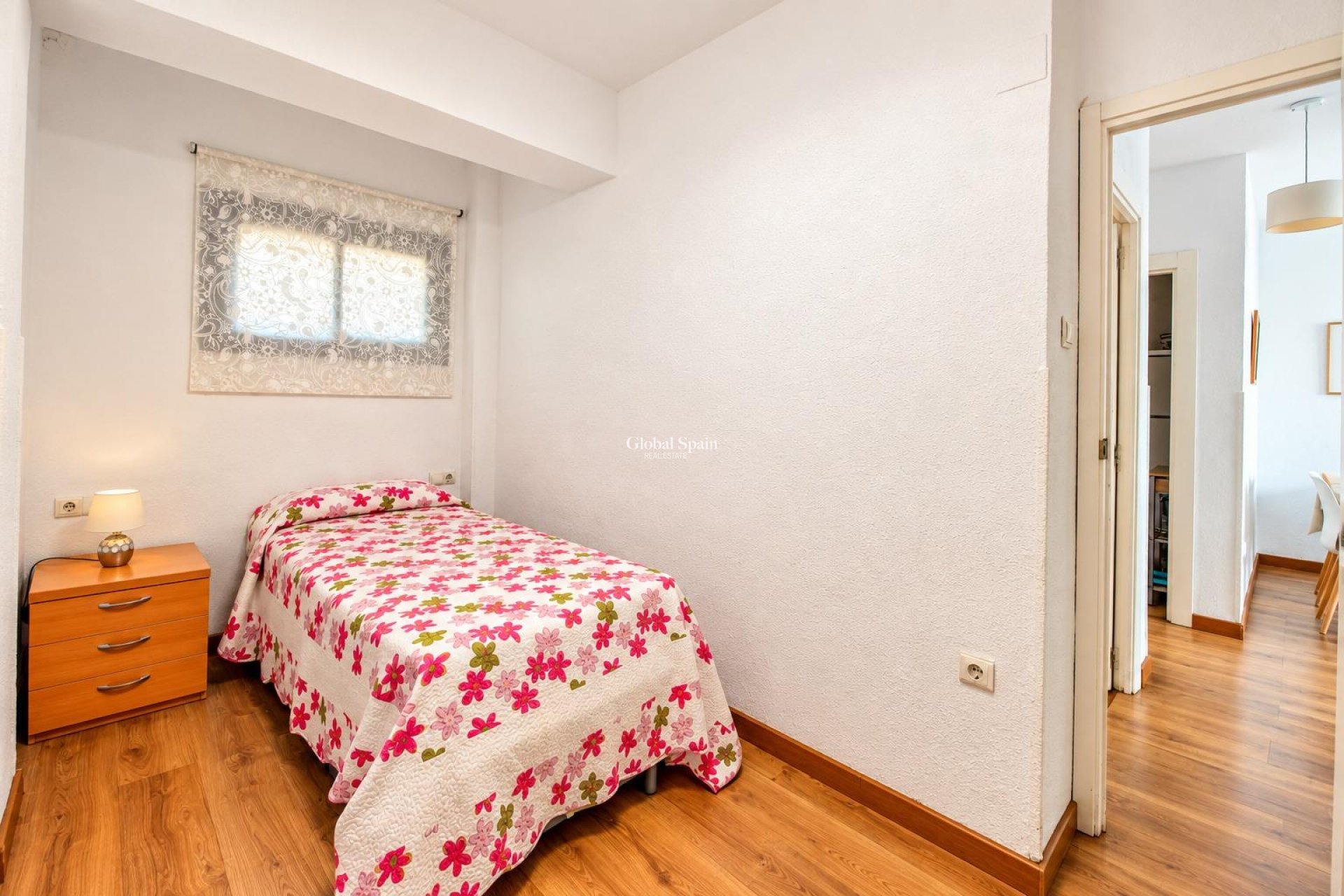 Resale - APARTMENT -
El Campello - Playa Muchavista