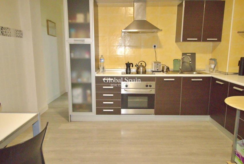 Resale - APARTMENT -
ELCHE - Plaza Crevillente-juzgados