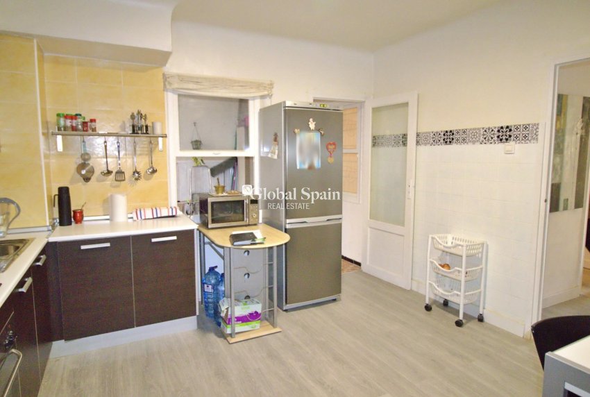 Resale - APARTMENT -
ELCHE - Plaza Crevillente-juzgados
