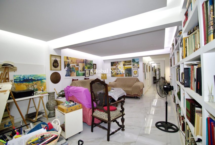 Resale - APARTMENT -
ELCHE - Plaza Crevillente-juzgados