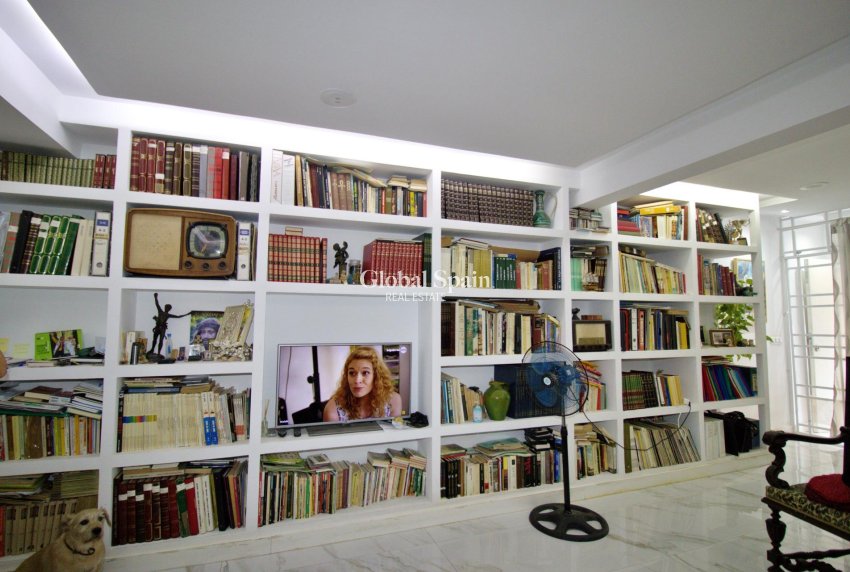 Resale - APARTMENT -
ELCHE - Plaza Crevillente-juzgados