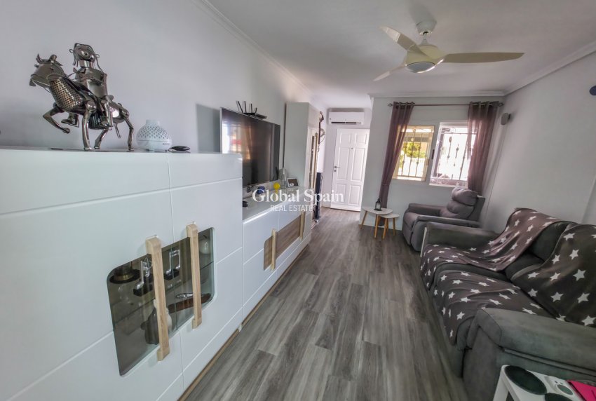 Resale - APARTMENT -
Entre Naranjos - Vistabella Golf