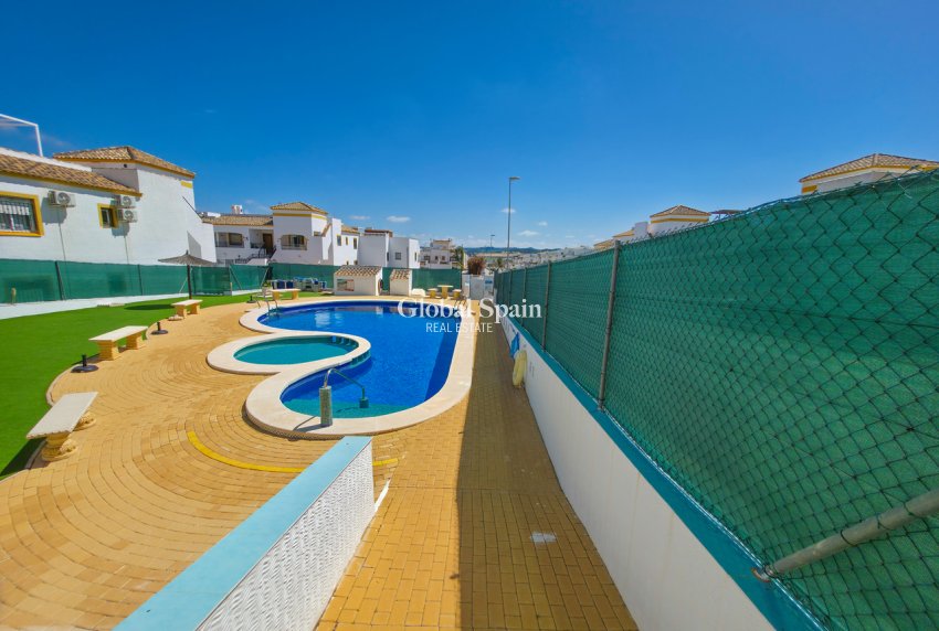 Resale - APARTMENT -
Entre Naranjos - Vistabella Golf