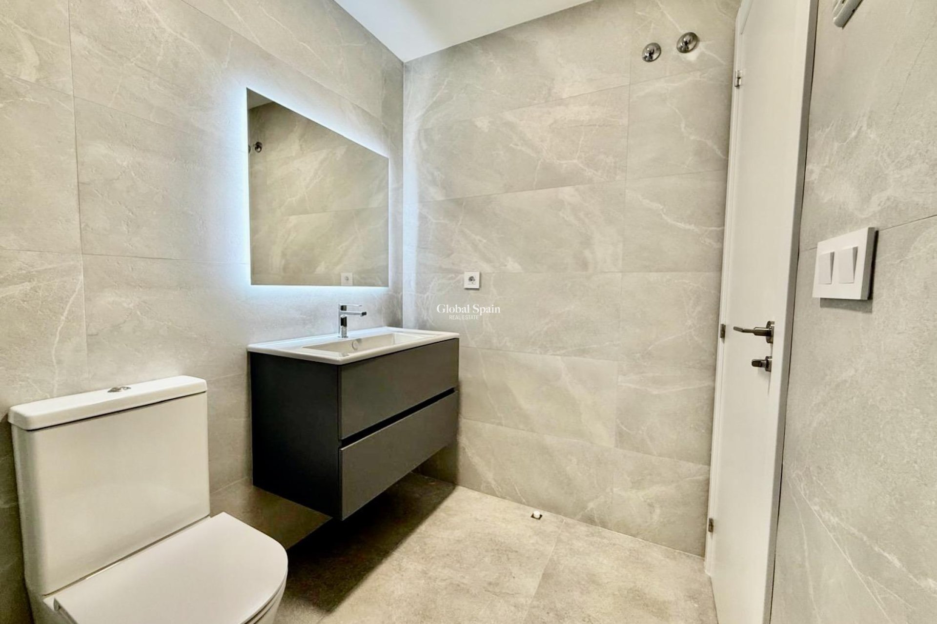 Resale - APARTMENT -
FINESTRAT
