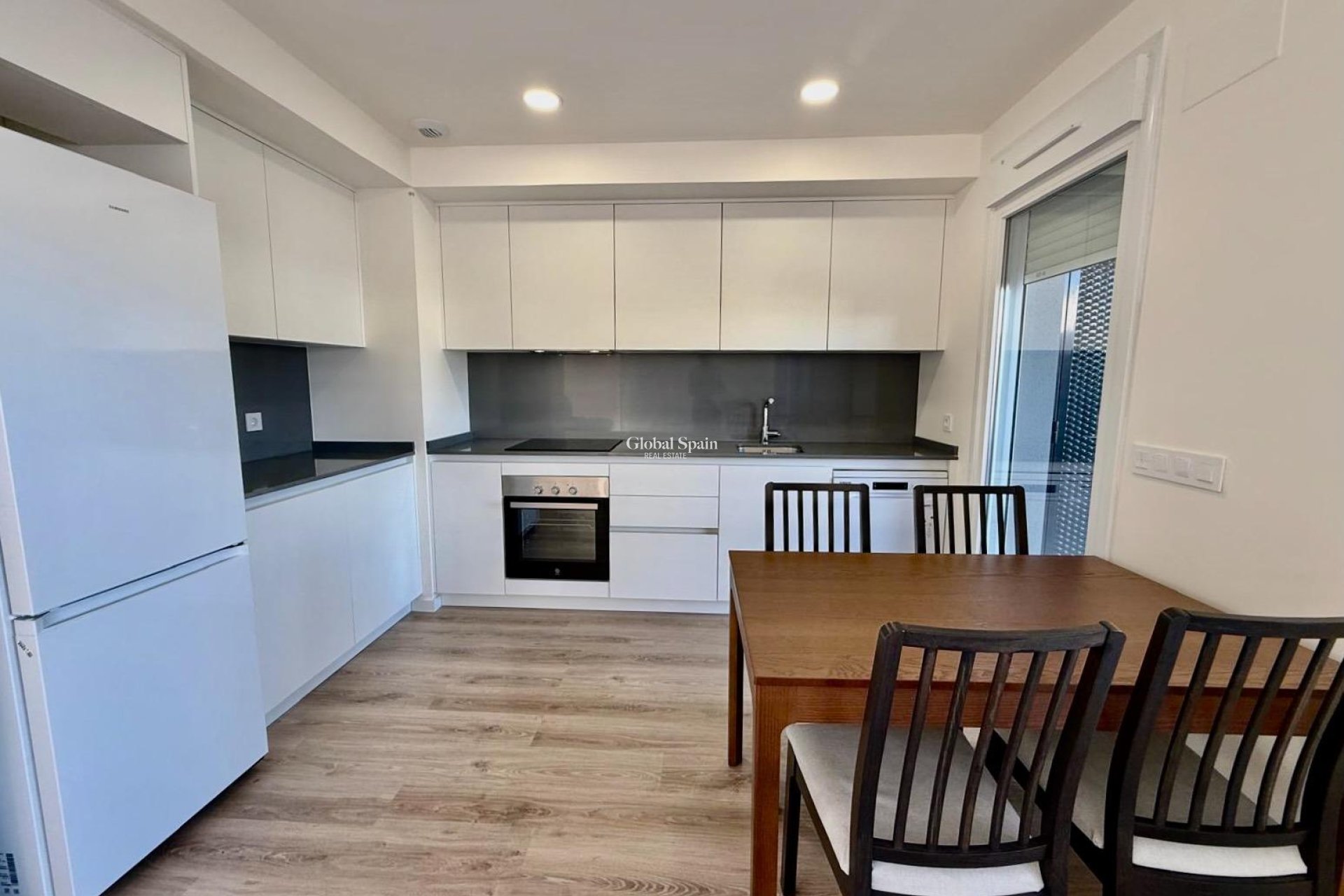 Resale - APARTMENT -
FINESTRAT