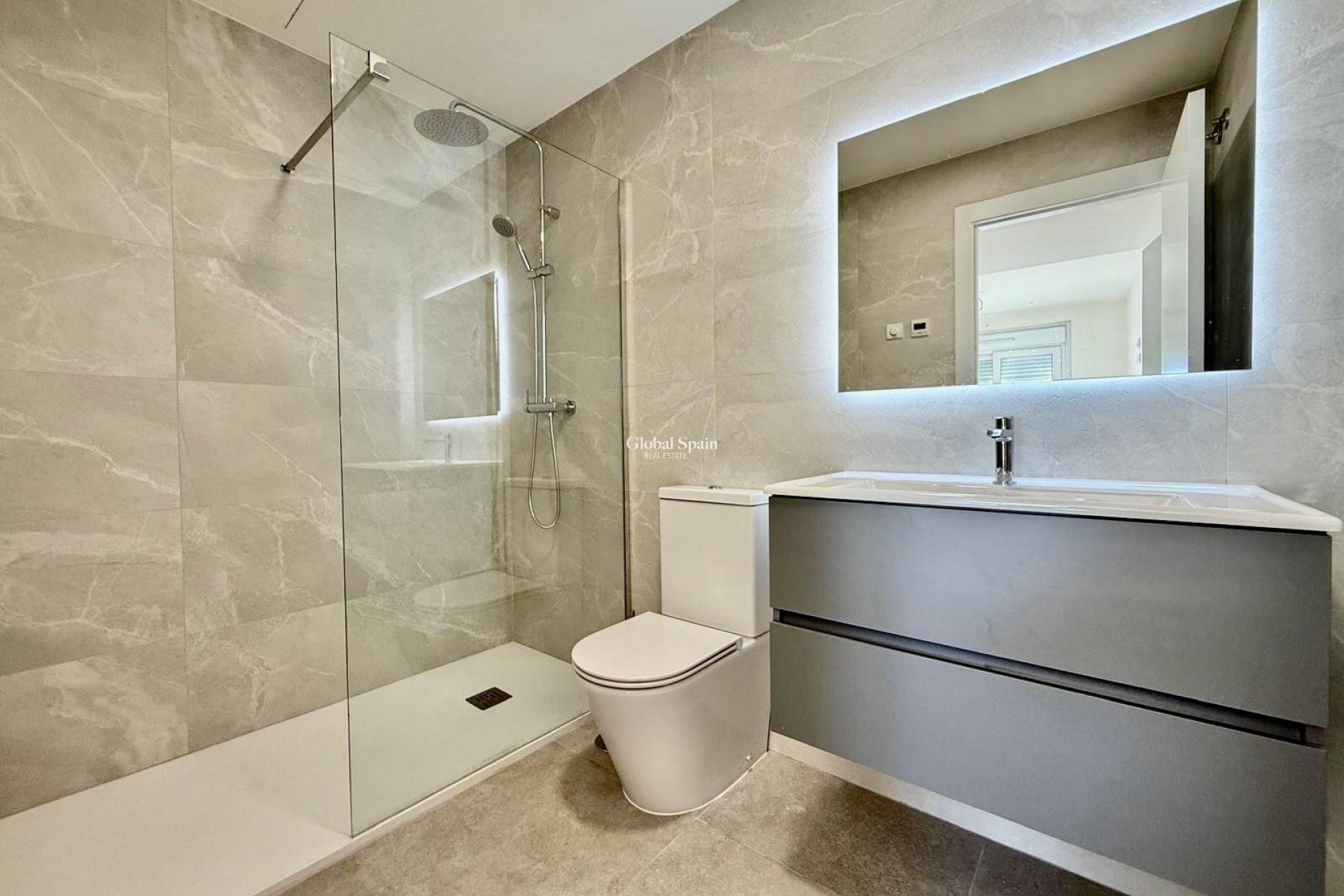 Resale - APARTMENT -
FINESTRAT