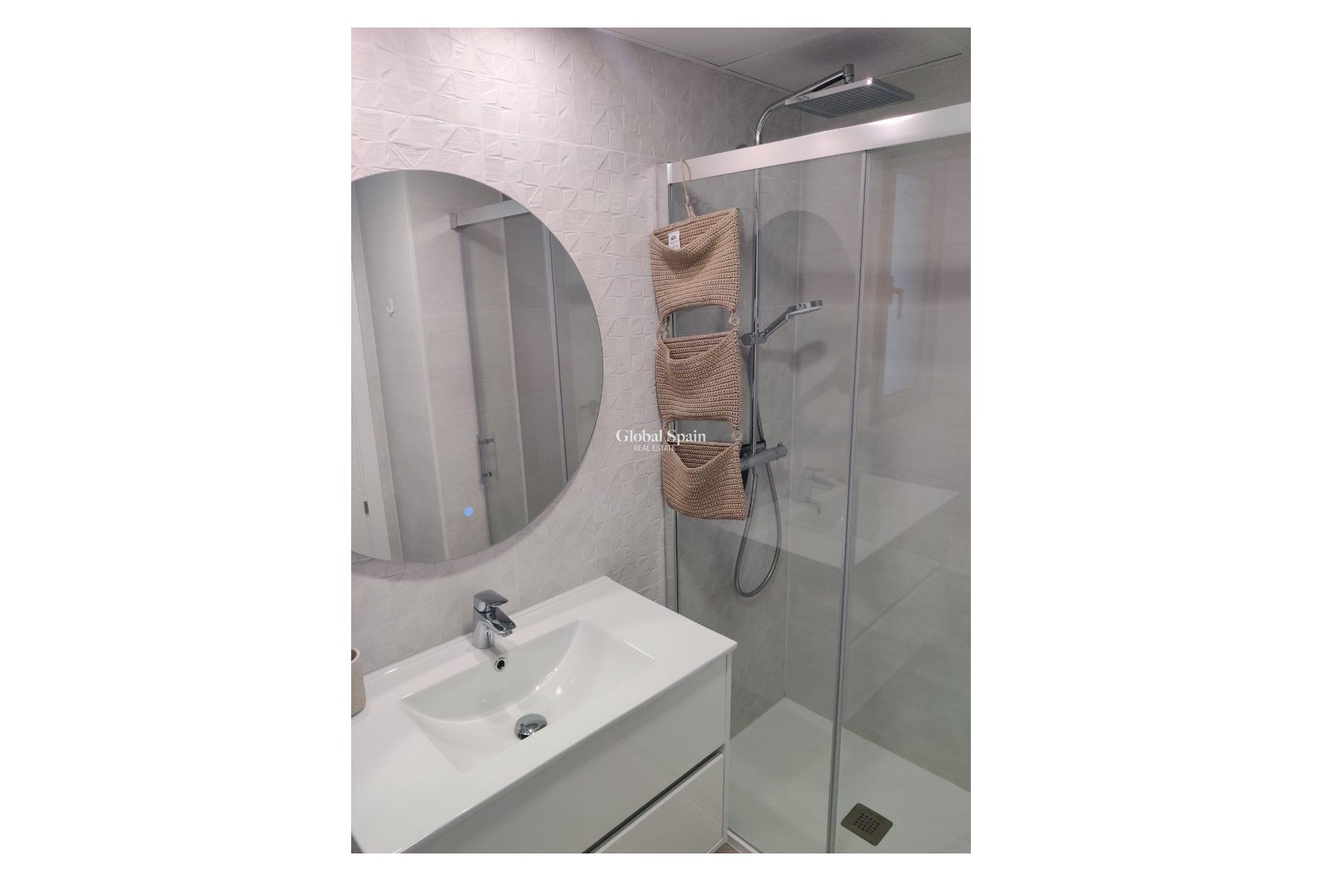 Resale - APARTMENT -
FINESTRAT