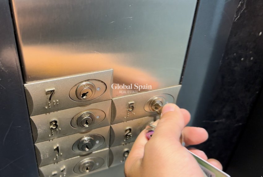 Resale - Apartment - Flat -
ALICANTE - Babel