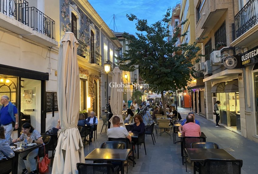 Resale - Apartment - Flat -
ALICANTE - Centro
